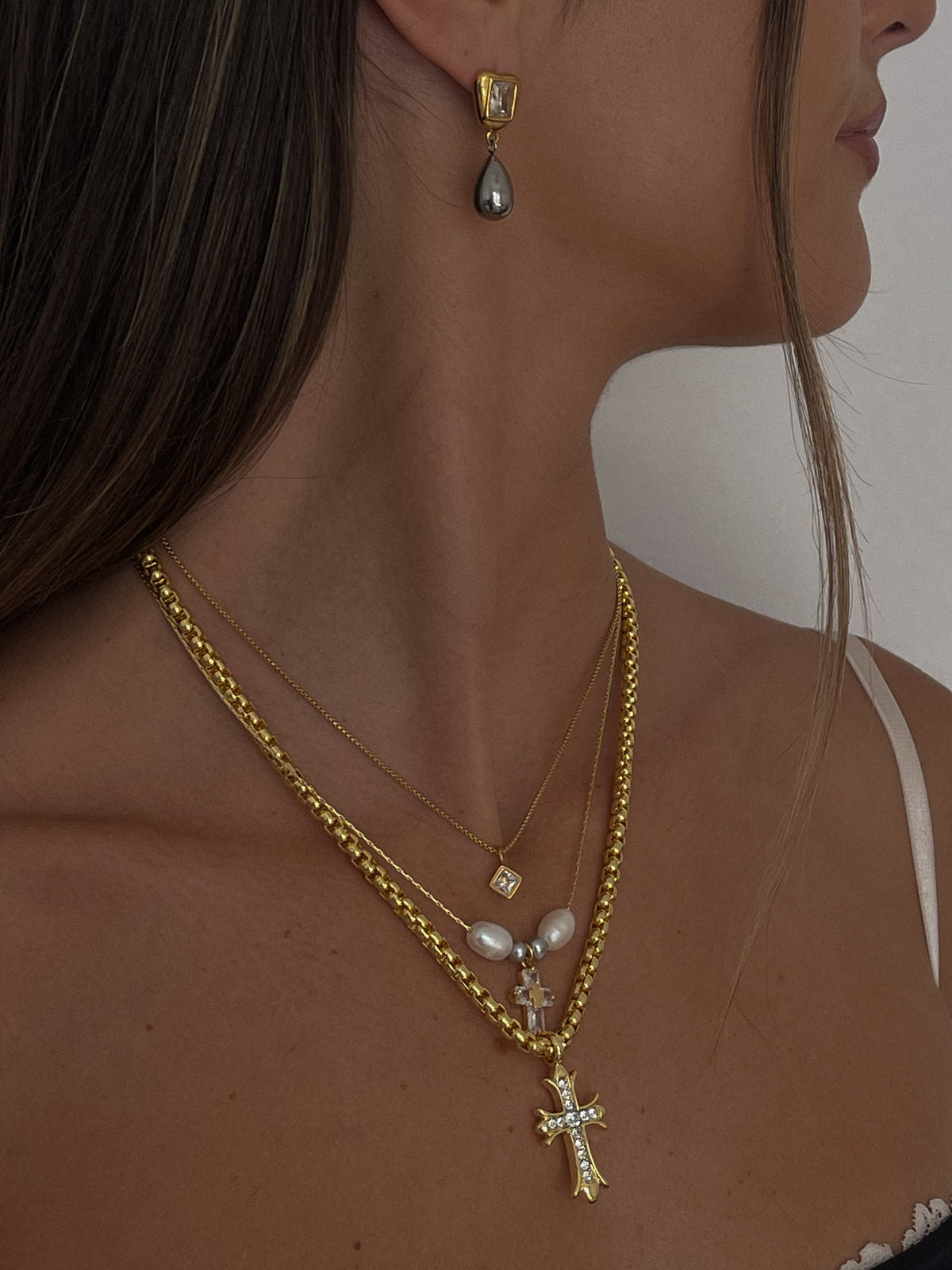 TINI NECKLACE